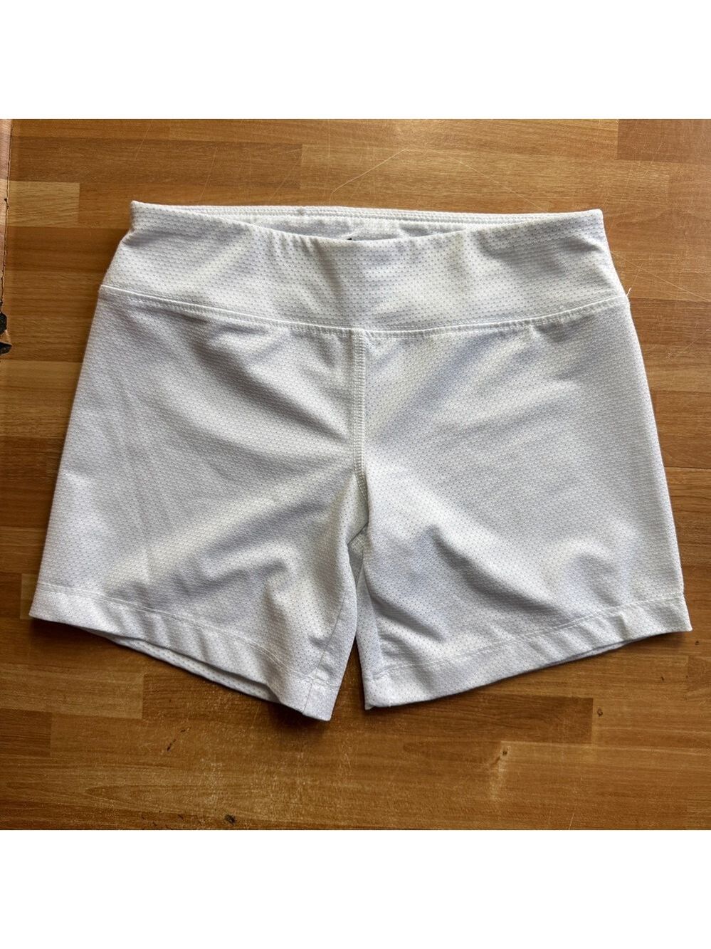 Turtles & Tees athletic shorts , white , girls size small,golf shorts